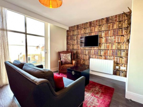 Super Trendy Apartment - Free Parking & Fast WiFi - 1 Minute walk to Poole Quay - Great Location - Free Parking - Fast WiFi - Smart TV - Newly decorated - sleeps up to 2! Close to Poole & Bournemouth 